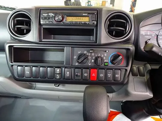 ダイナ 1.5t 4WD JL Wタイヤ 平ボデー 未使用車