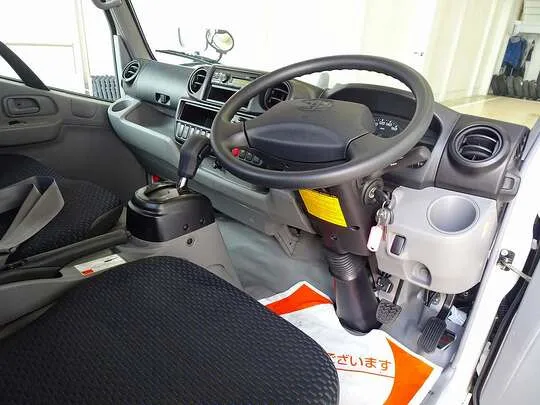 ダイナ 1.5t 4WD JL Wタイヤ 平ボデー 未使用車