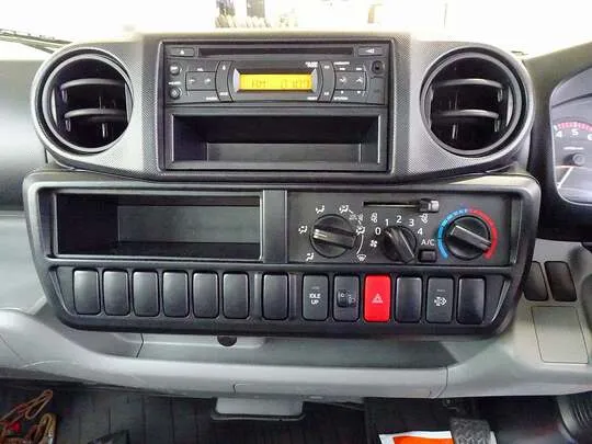 ダイナ 1.35t 4WD FJL Sタイヤ 平ボデー
