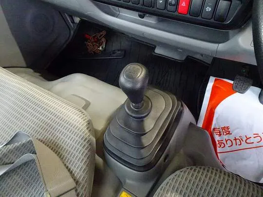 ダイナ 1.35t 4WD FJL Sタイヤ 平ボデー