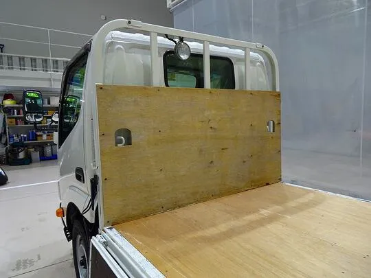ダイナ 1.35t 4WD FJL Sタイヤ 平ボデー