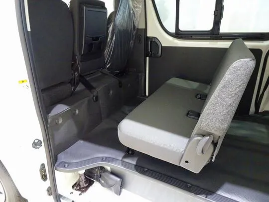 ハイエースバン DX GLパッケージ 1t 4WD 3/6人乗り 5ドア 未使用車