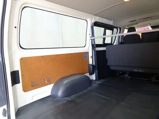 ハイエースバン DX GLパッケージ 1t 4WD 3/6人乗り 5ドア 未使用車