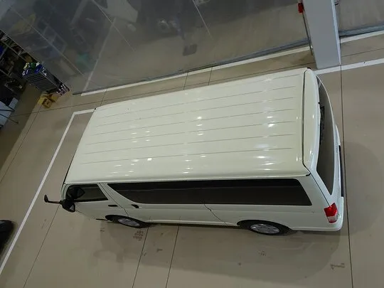 ハイエースバン DX GLパッケージ 1t 4WD 3/6人乗り 5ドア 未使用車
