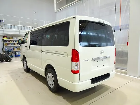 ハイエースバン DX GLパッケージ 1t 4WD 3/6人乗り 5ドア 未使用車