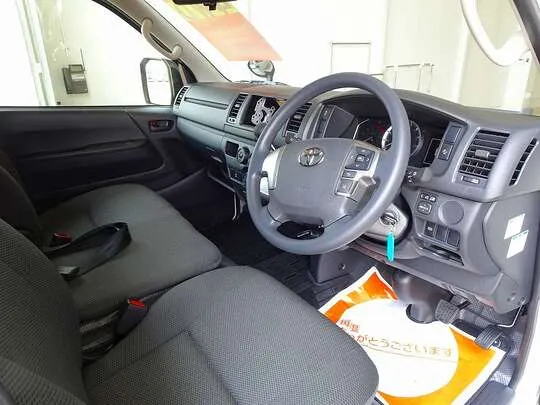 ハイエースバン DX GLパッケージ 1t 4WD 3/6人乗り 5ドア 未使用車