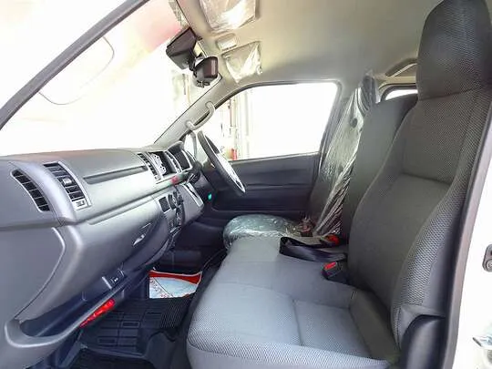 ハイエースバン DX GLパッケージ 1t 4WD 3/6人乗り 5ドア 未使用車