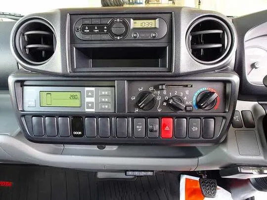 トヨエース 1.35t 4WD FJL Sタイヤ 4No. 中温冷凍車