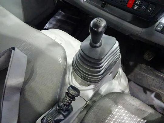 デュトロ 3t 4WD  標準ロング アルミブロック タダノ4段クレーン付