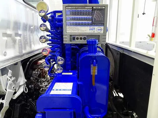 デュトロ 3t 4WD  標準ロング アルミブロック タダノ4段クレーン付