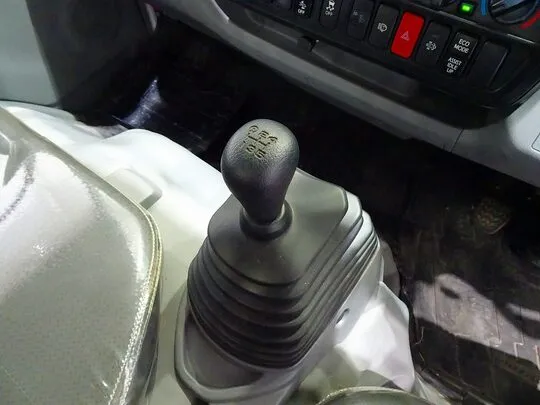 デュトロ 2t 4WD FJL 強化ダンプ