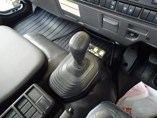 フォワード 3.5t 標準ベッドレス Lゲートダンプ 190ps