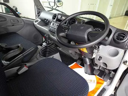 デュトロ 2t FJL 標準 アルミバン 未使用車
