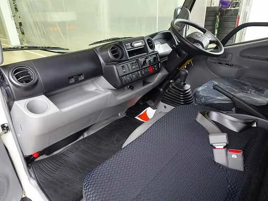デュトロ 2t FJL 標準 アルミバン 未使用車