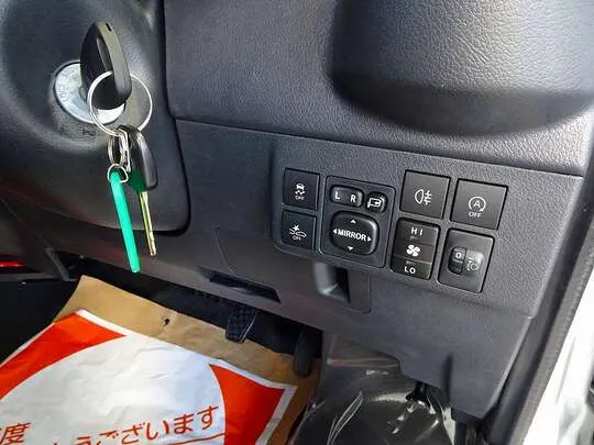 ボンゴバン DX 0.7t 4WD 2/5人乗り 5ドア ガソリン 未使用車