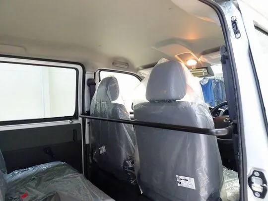 ボンゴバン DX 0.7t 4WD 2/5人乗り 5ドア ガソリン 未使用車