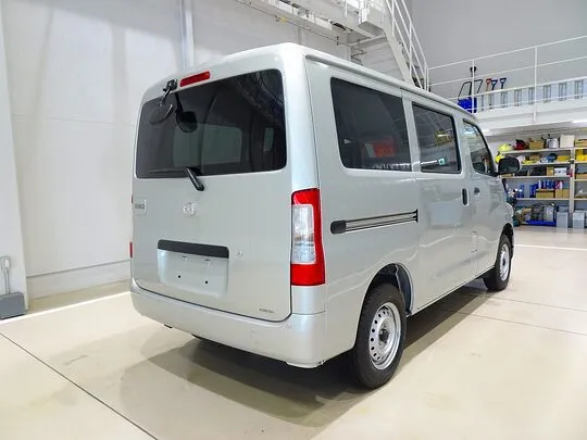 ボンゴバン DX 0.7t 4WD 2/5人乗り 5ドア ガソリン 未使用車