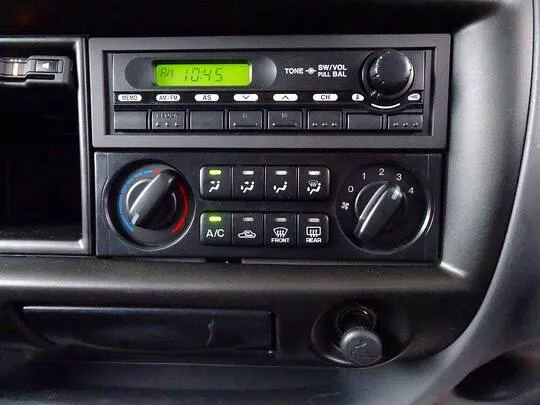 ボンゴバン DX 1t 4WD 2/5人乗り 5ドア ガソリン