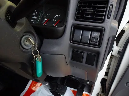 ボンゴバン DX 1t 4WD 2/5人乗り 5ドア ガソリン