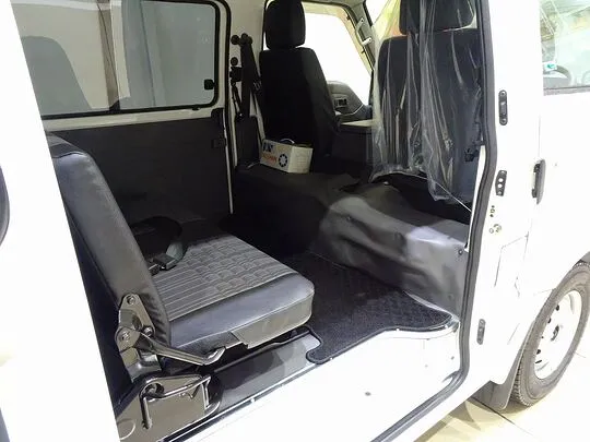 ボンゴバン DX 1t 4WD 2/5人乗り 5ドア ガソリン