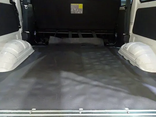 ボンゴバン DX 1t 4WD 2/5人乗り 5ドア ガソリン