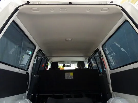 ボンゴバン DX 1t 4WD 2/5人乗り 5ドア ガソリン