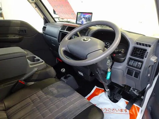 ボンゴバン DX 1t 4WD 2/5人乗り 5ドア ガソリン