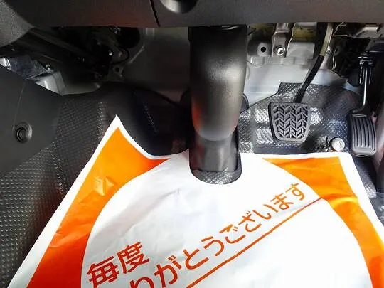 ハイエースバン DX 1t 4WD 3/6人乗り 5ドア 未使用車