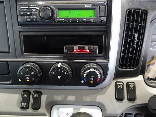 キャンター 2t 4ＷＤ 全低床 標準セミロング Wキャブ