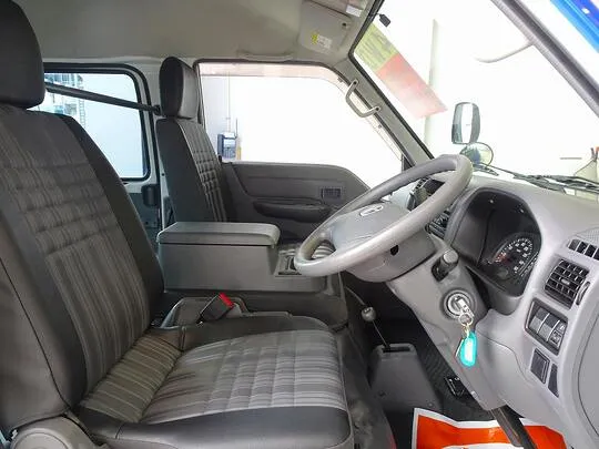 ボンゴバン DX 1t 4WD 2人乗り 5ドア ハイルーフ ガソリン