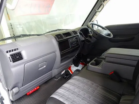 ボンゴバン DX 1t 4WD 2人乗り 5ドア ハイルーフ ガソリン