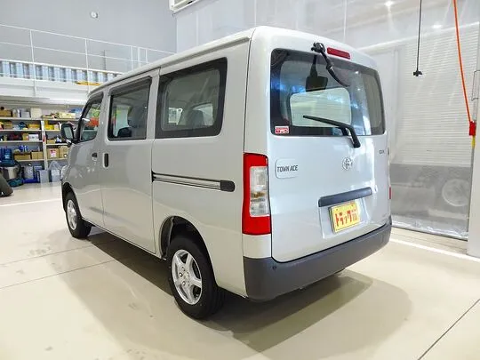 タウンエースバン DX 0.7t 4WD 2/5人乗り 5ドア ガソリン