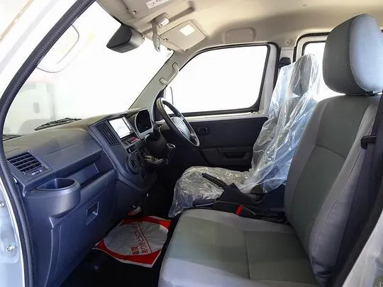 タウンエースバン DX 0.7t 4WD 2/5人乗り 5ドア ガソリン