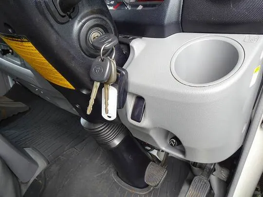 トヨエース 2t FJL 標準セミロング アルミバン 総重量5t未満