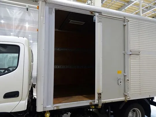 トヨエース 2t FJL 標準セミロング アルミバン 総重量5t未満
