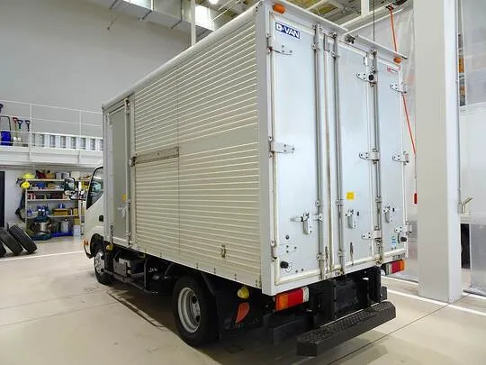 トヨエース 2t FJL 標準セミロング アルミバン 総重量5t未満