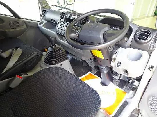 デュトロ 2t FJL 標準 アルミバン 未使用車