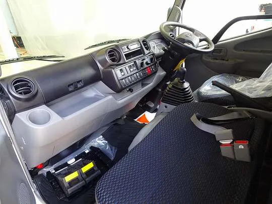 デュトロ 2t FJL 標準 アルミバン 未使用車