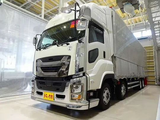 ギガ 13.8t 4軸 アルミウイング リアエアサス 380ps 未使用車