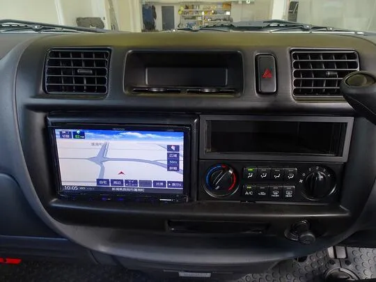 ボンゴバン DX 1t 4WD 2/5人乗り 5ドア ガソリン