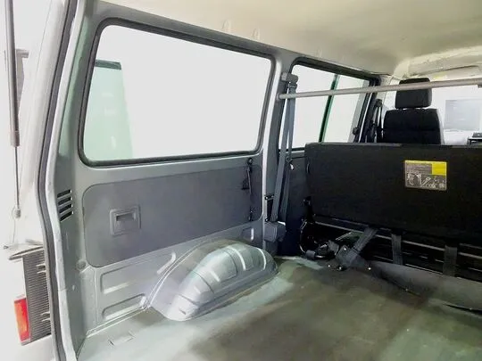 ボンゴバン DX 1t 4WD 2/5人乗り 5ドア ガソリン