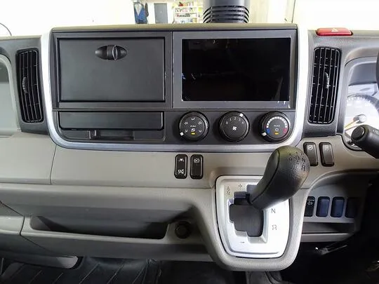 キャンター 1.45t 4WD 全低床 Wタイヤ Wキャブ