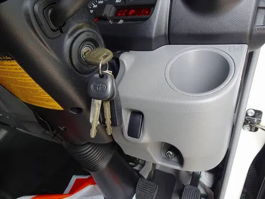 トヨエース 2t FJL 標準セミロング アルミバン 総重量5t未満