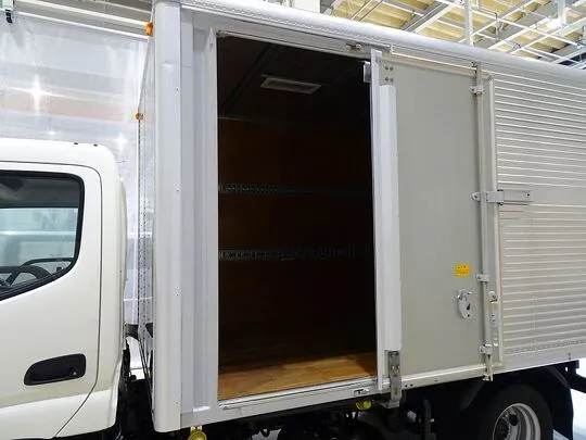 トヨエース 2t FJL 標準セミロング アルミバン 総重量5t未満