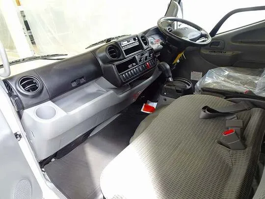 トヨエース 2t FJL 標準セミロング アルミバン 総重量5t未満