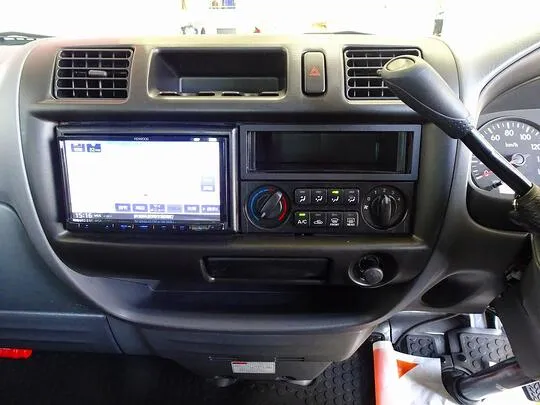 ボンゴバン DX 1t 4WD 2/5人乗り 5ドア ガソリン