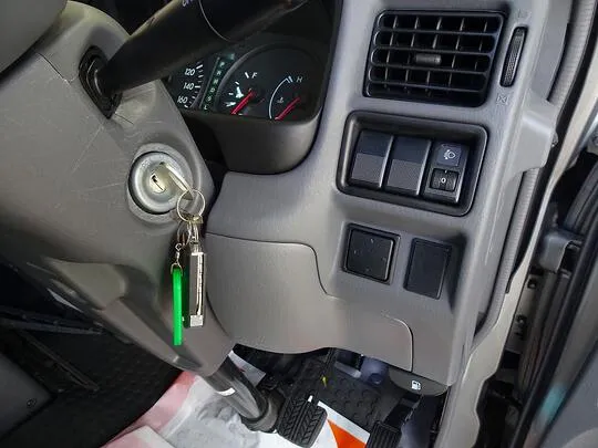 ボンゴバン DX 1t 4WD 2/5人乗り 5ドア ガソリン