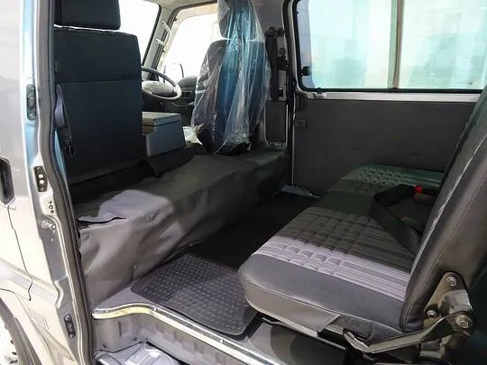 ボンゴバン DX 1t 4WD 2/5人乗り 5ドア ガソリン