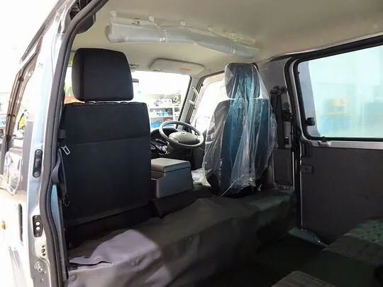 ボンゴバン DX 1t 4WD 2/5人乗り 5ドア ガソリン