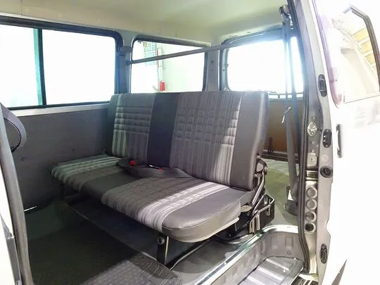 ボンゴバン DX 1t 4WD 2/5人乗り 5ドア ガソリン